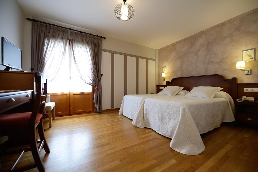 Hotel Abetos Torla Bagian luar foto